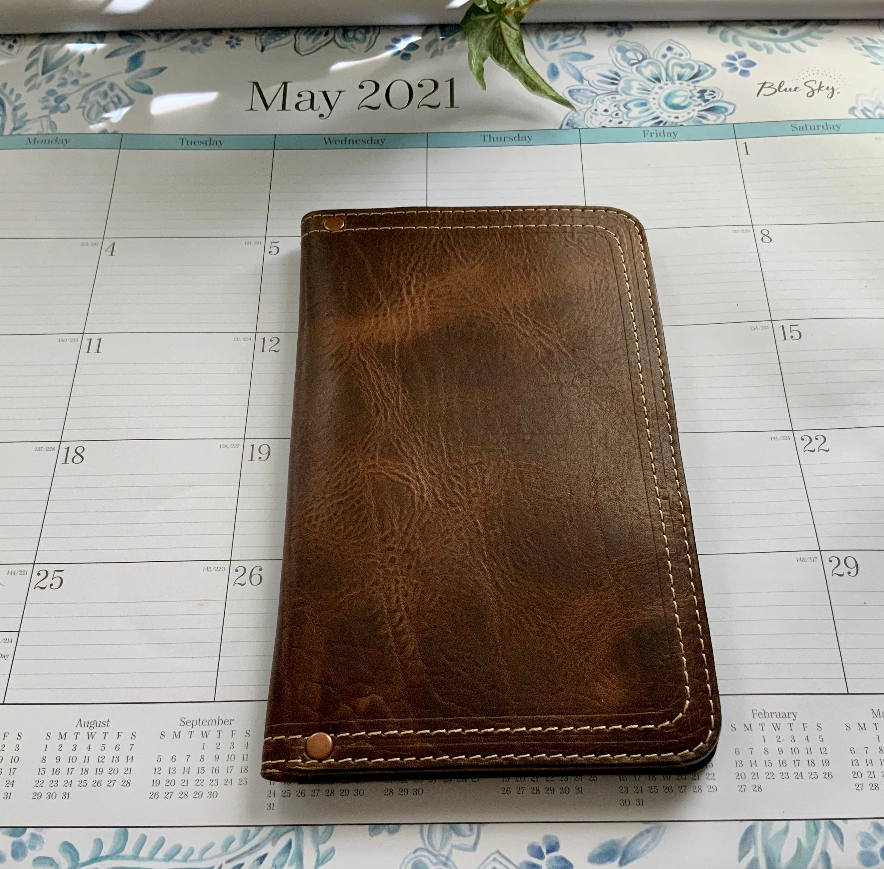 Seven Springs Leather, custom wallets, quality handmade belts, horween leather, accesories, John Gibson, quality leather products, american leather, leather, valets, big horn bison, law leather, leather journals, huntsville, alabama, southeast, 35775